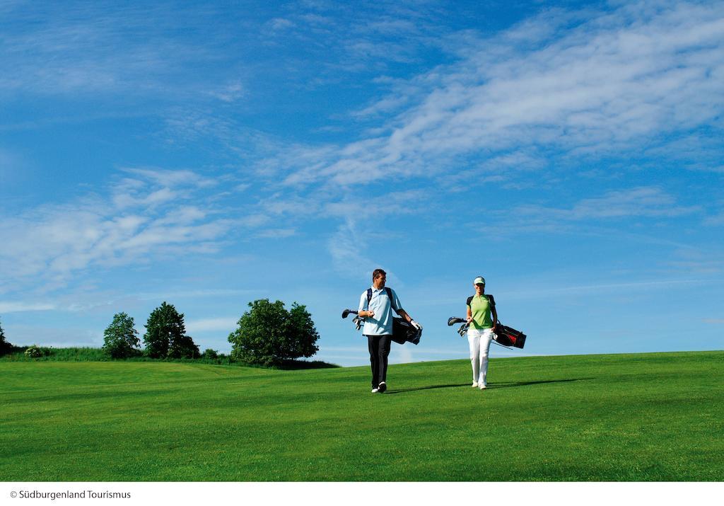 Golf&Therme Sonnenpension Frühstückshotel Burgauberg Stegersbach Exterior foto